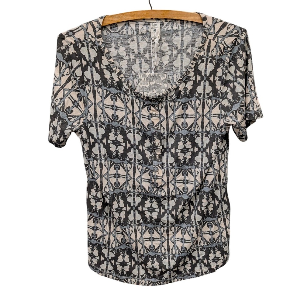 Kate Quinn NWT Women's Black Cream Geometric Bamboo Viscose Henley Top- Small